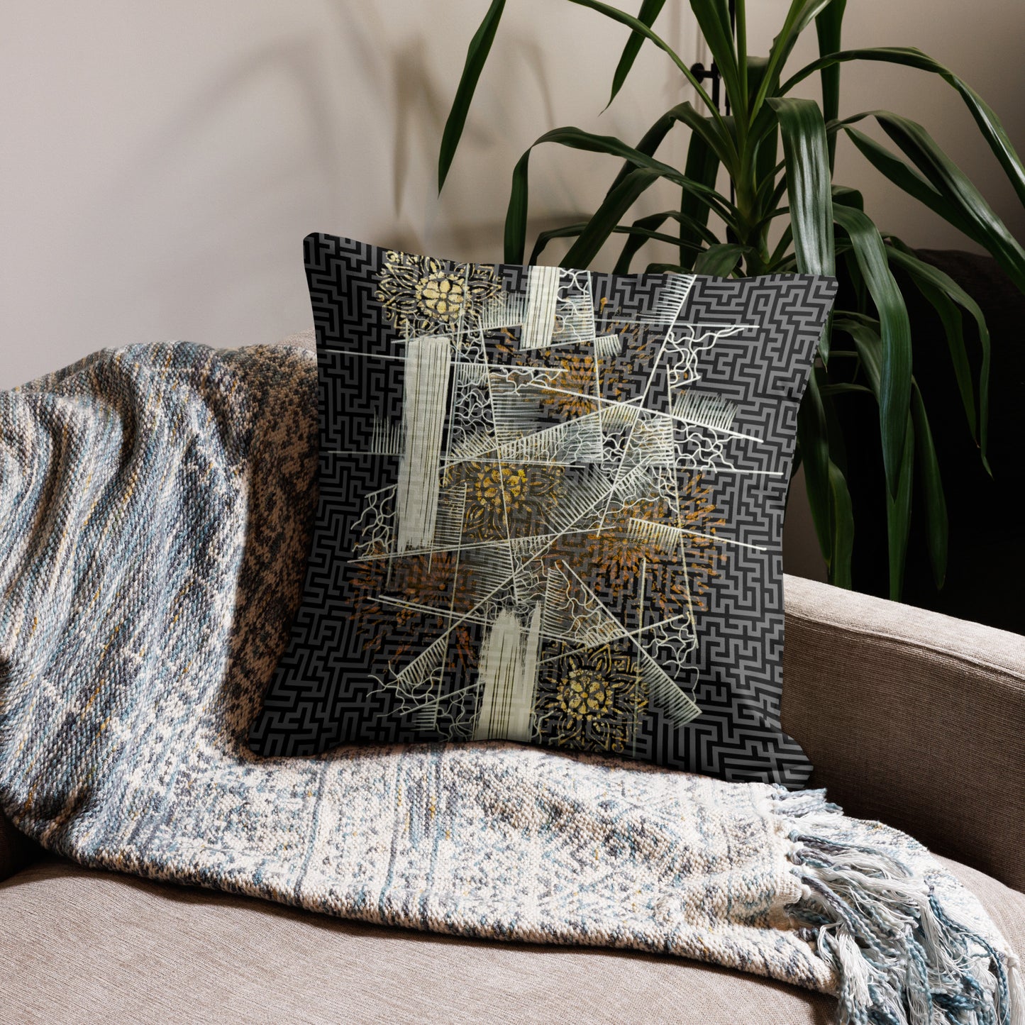 Design graphique sobre. Coussin imprimé POD pour intérieur contemporain.